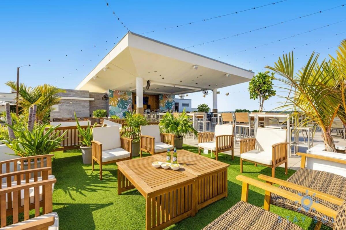 Rooftop Pool - Balcony - Hollywood Beach Broad - Walk ภายนอก รูปภาพ